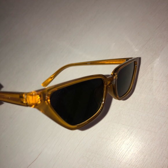 Retro “Kylie” Amber Cat Eye Sunglasses 70s Vibes - Picture 3 of 6